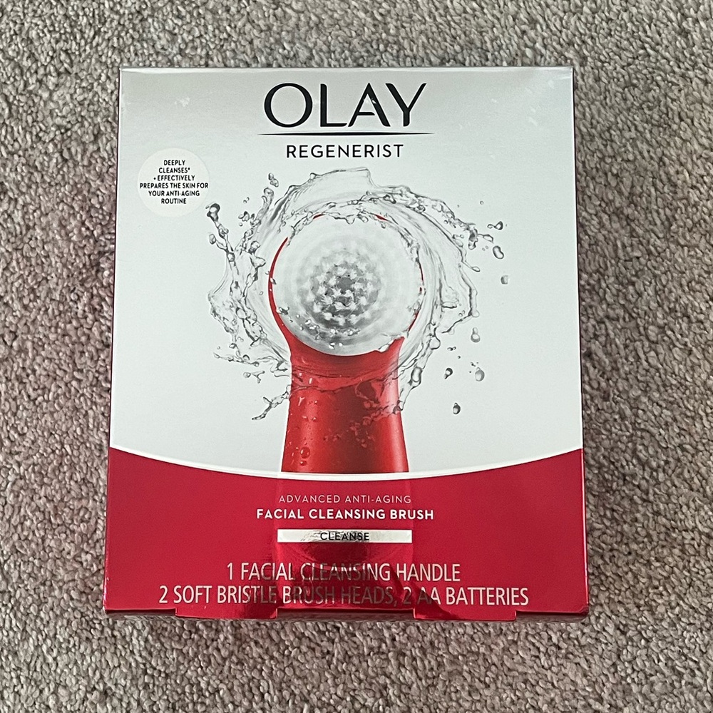 OLAY Skincare Regenerist Cleansing Brush and Handle